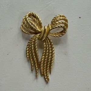 Vintage Gold Bow Brooch